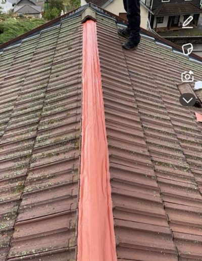 Toiture endommagée avant intervention par SNMultiservices
