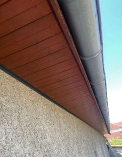 Réalisation SNMultiservices : Détail de la zinguerie avant rénovation